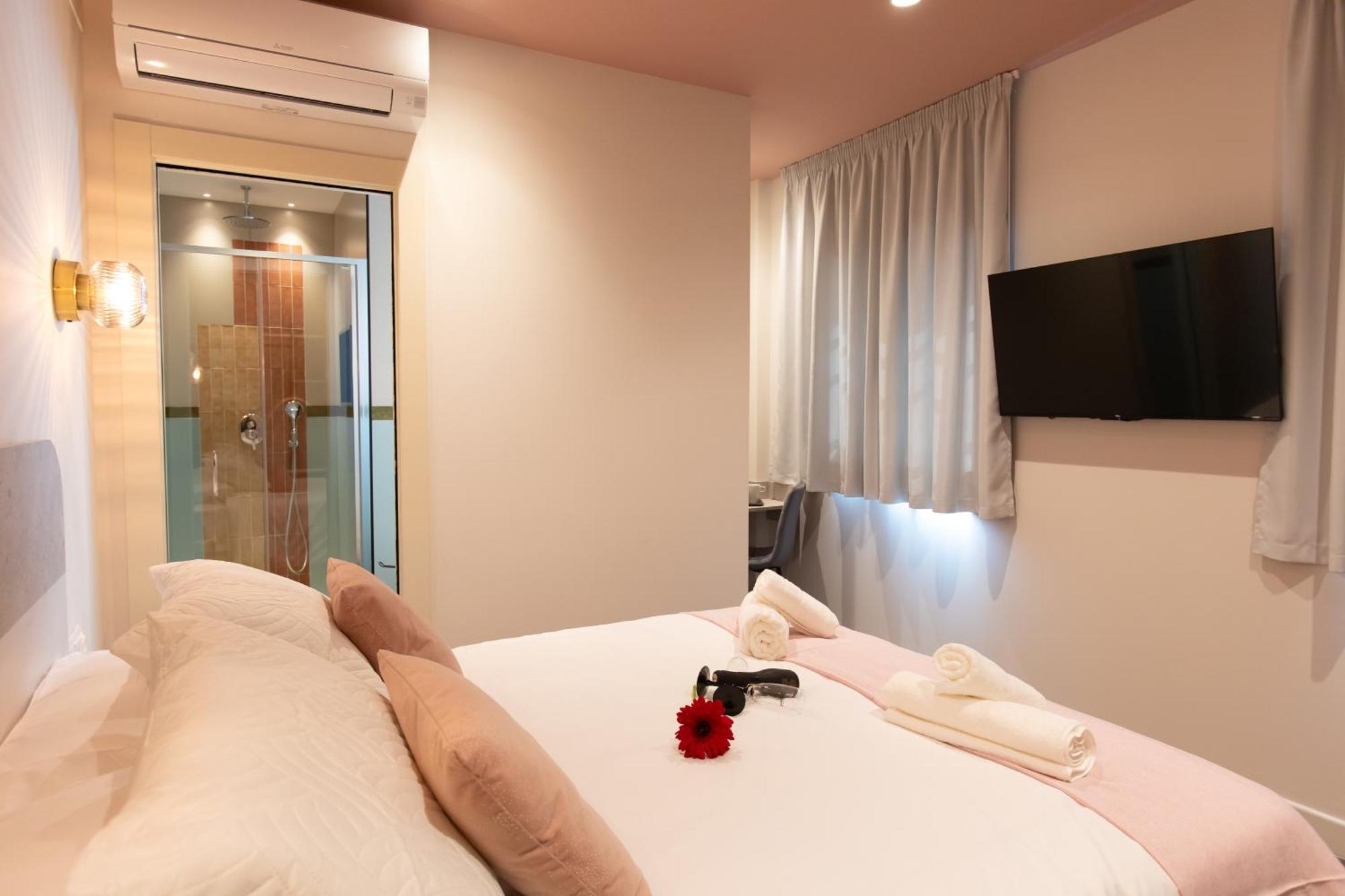 Boutique Rooms Playa Burriana Nerja Exterior photo