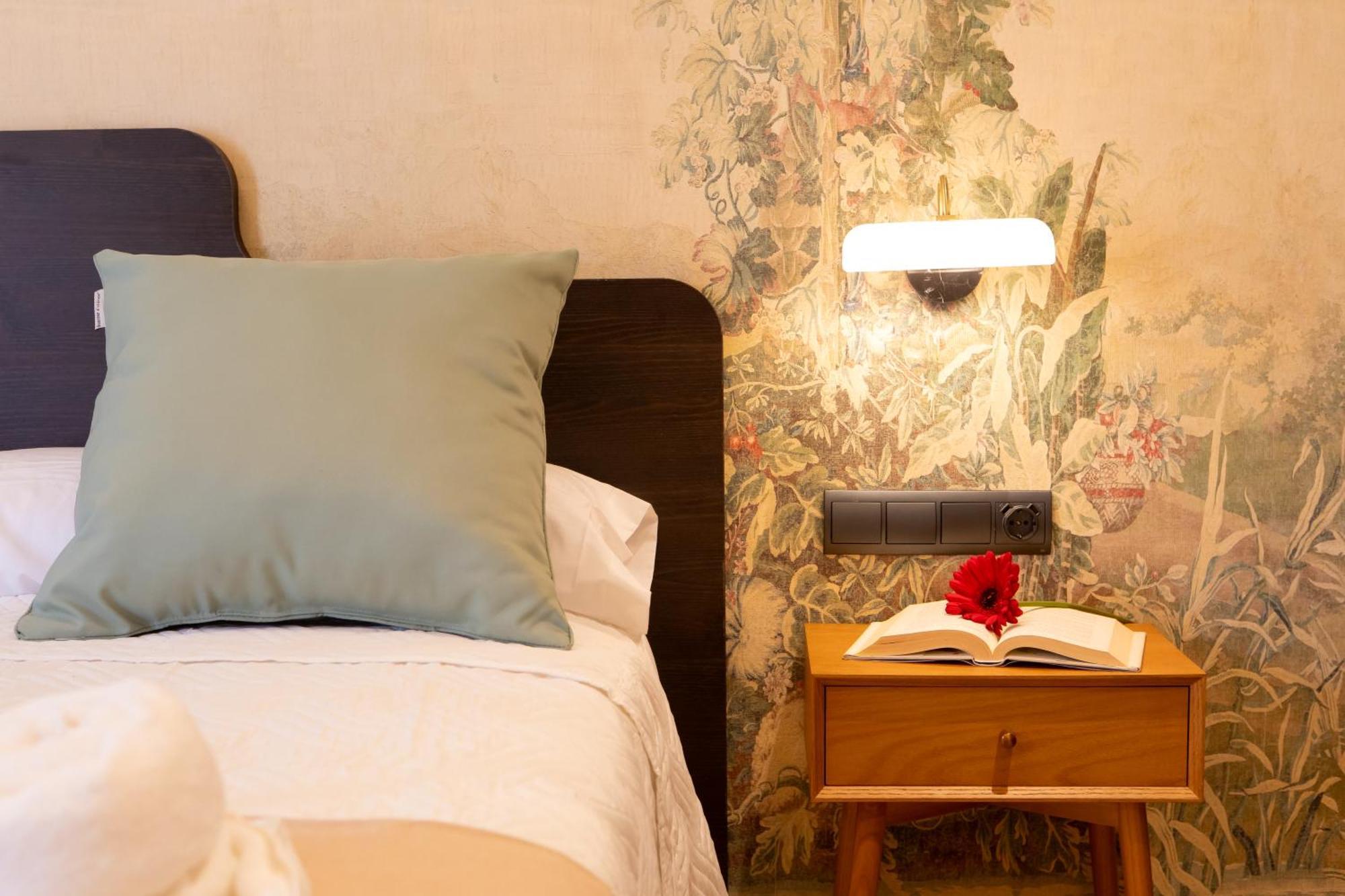 Boutique Rooms Playa Burriana Nerja Exterior photo