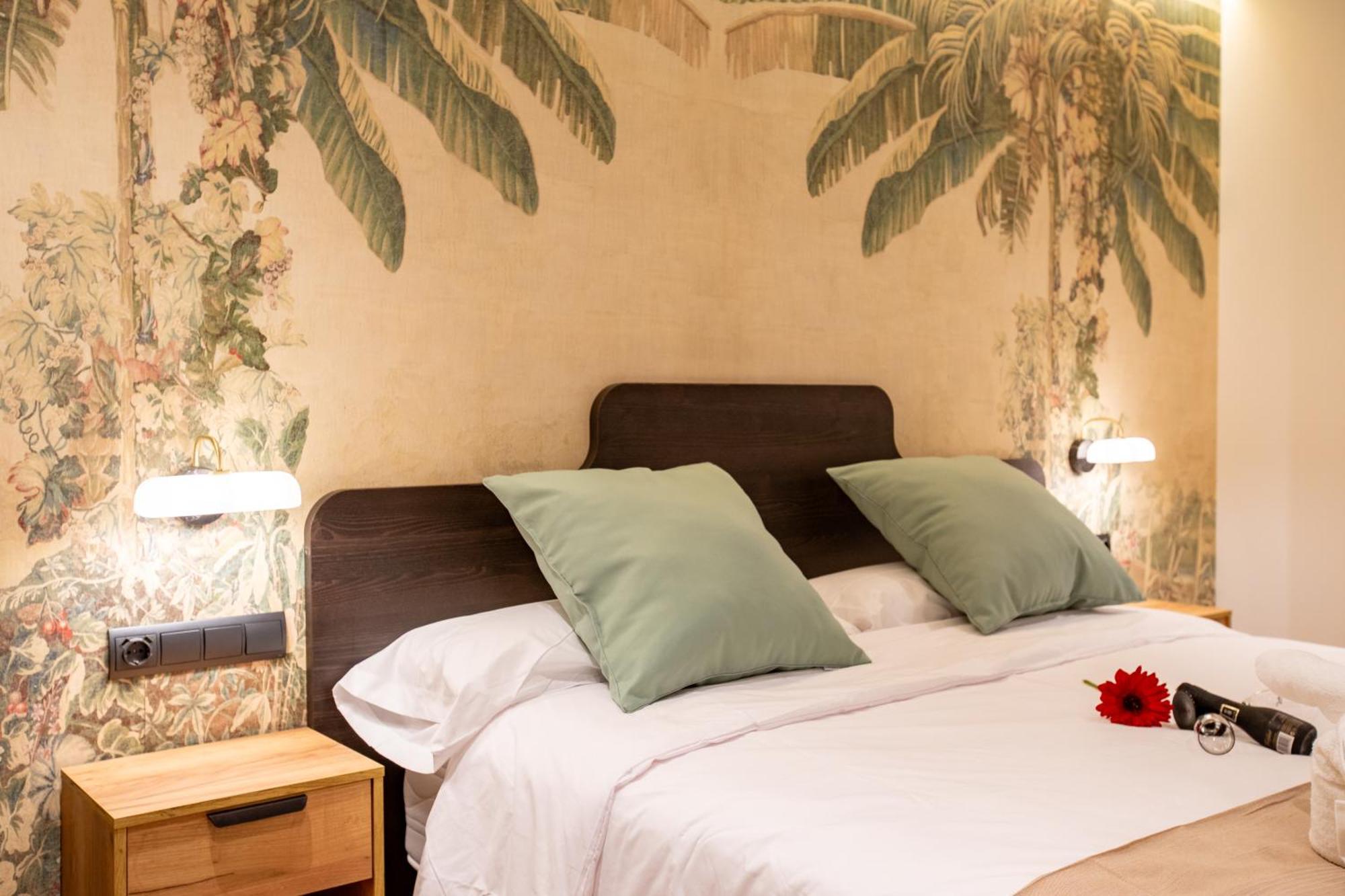 Boutique Rooms Playa Burriana Nerja Exterior photo