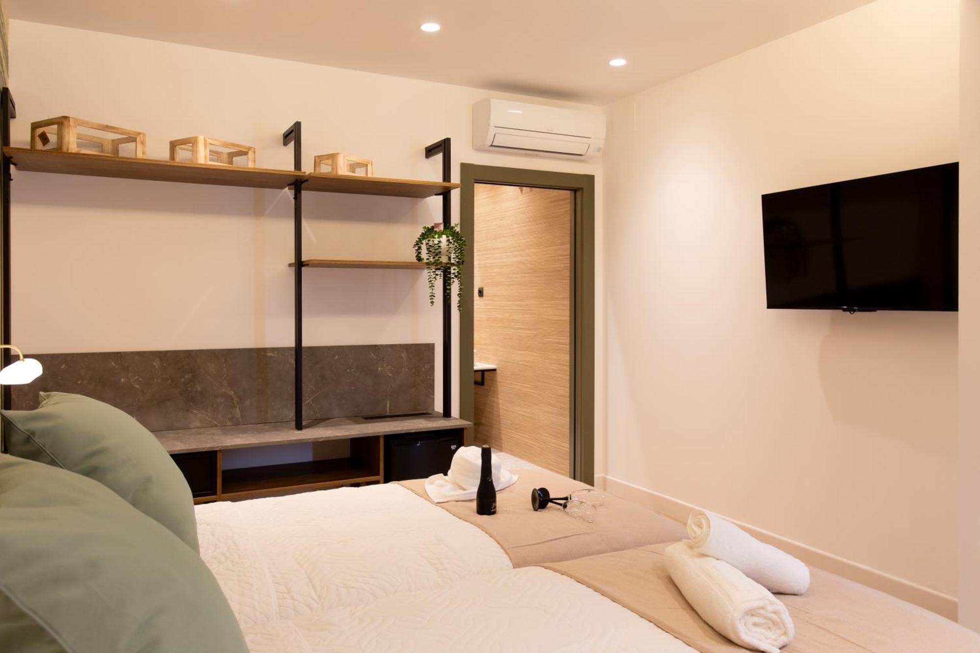 Boutique Rooms Playa Burriana Nerja Exterior photo